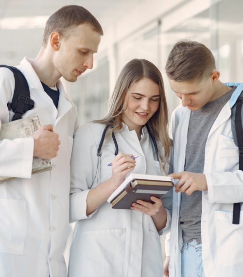 medical-students-are-hallway-talking